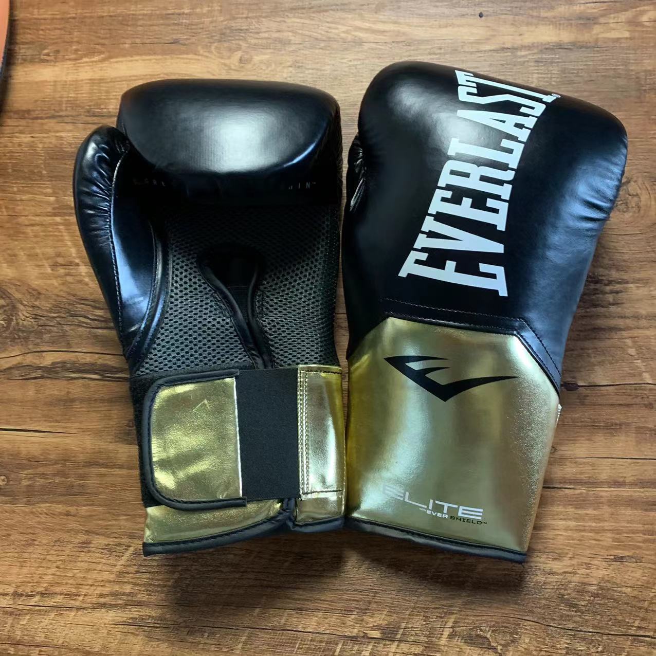 EVERLAST boxing gloves