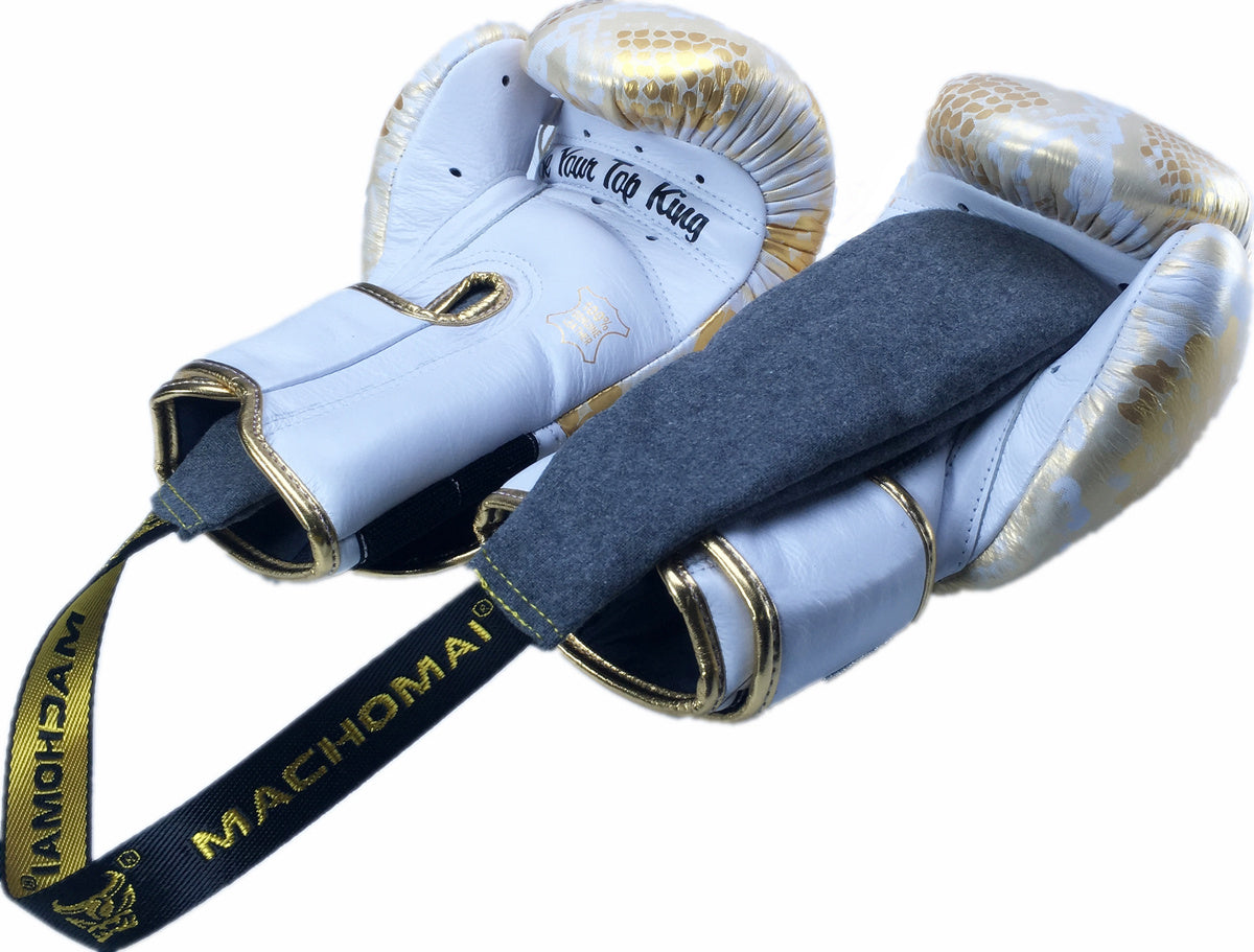 KING boxing gloves, moistureproof bag
